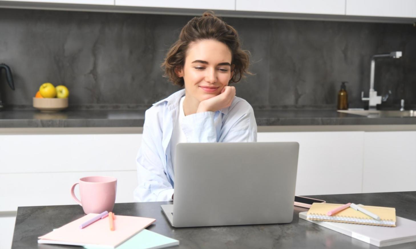 Session de formation en planification financière avec analyse de données réelles